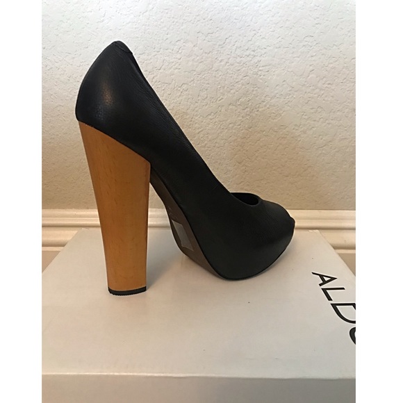 Open toe Platforms - Picture 3 of 5